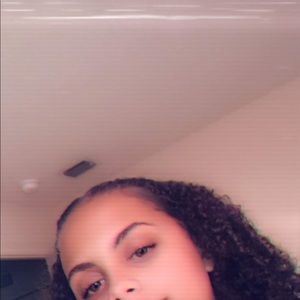 Meet your Posher, Amiaya